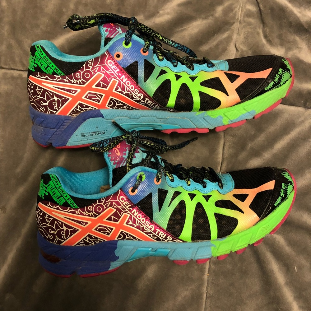 WOMEN’S ASICS GEL NOOSAS